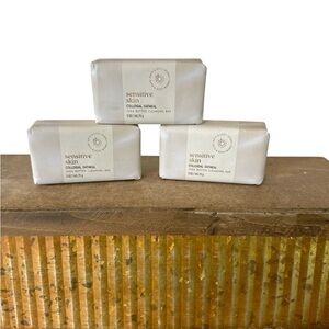Bath & Body Works Sensitive Skin w/Colloidal Oatmeal Cleansing Bar Soap x3